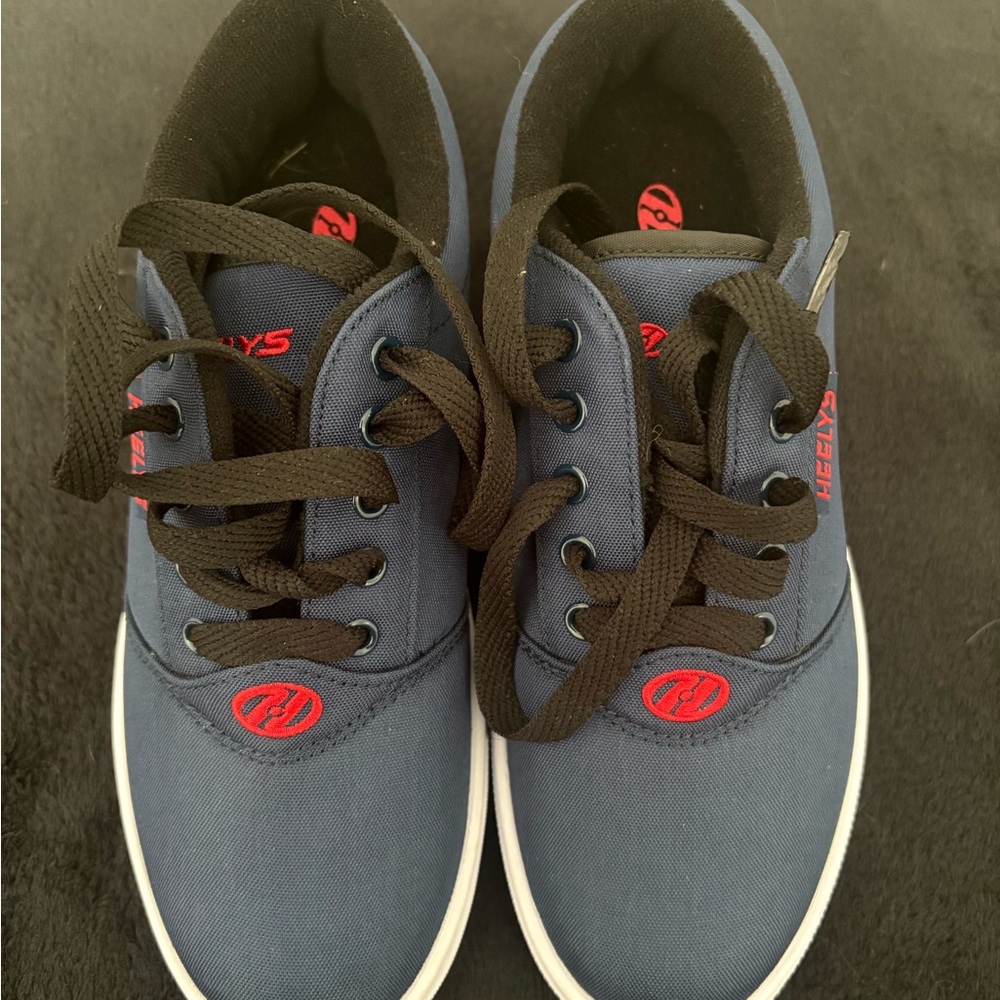 Heelys Pro 20 Children’s Navy and Red Roller Sneakers  Size:  YTH 4